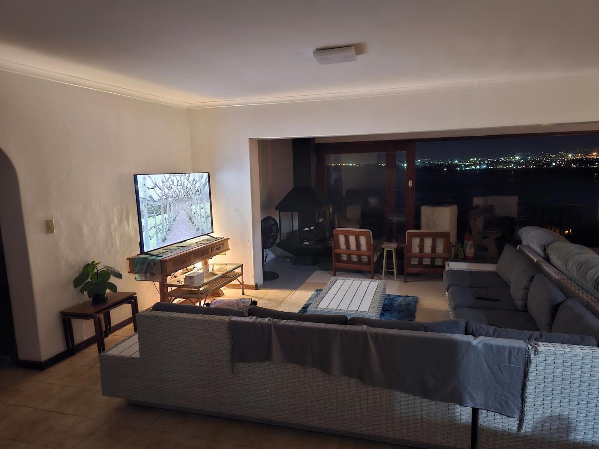 ケープタウン La Isla Bonita Bed & Breakfast エクステリア 写真